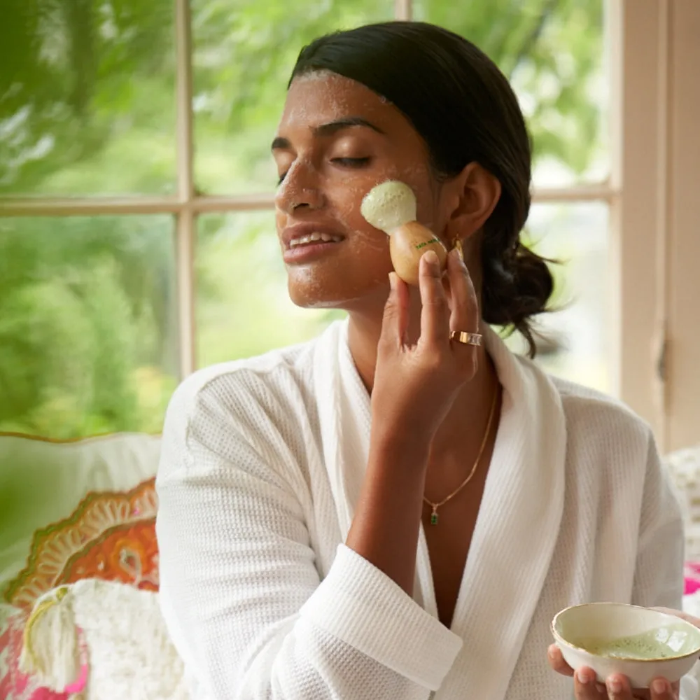 Tata Harper Cleansing Kabuki Brush rensebørste træ