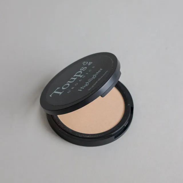 Toups and Co Highlighter Luminessence mineral glow