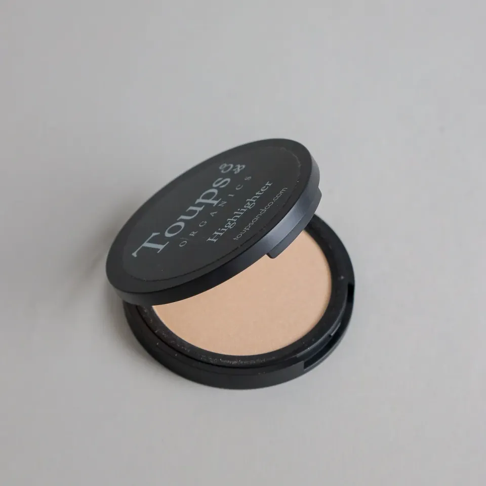 Toups and Co Highlighter Luminessence mineral glow