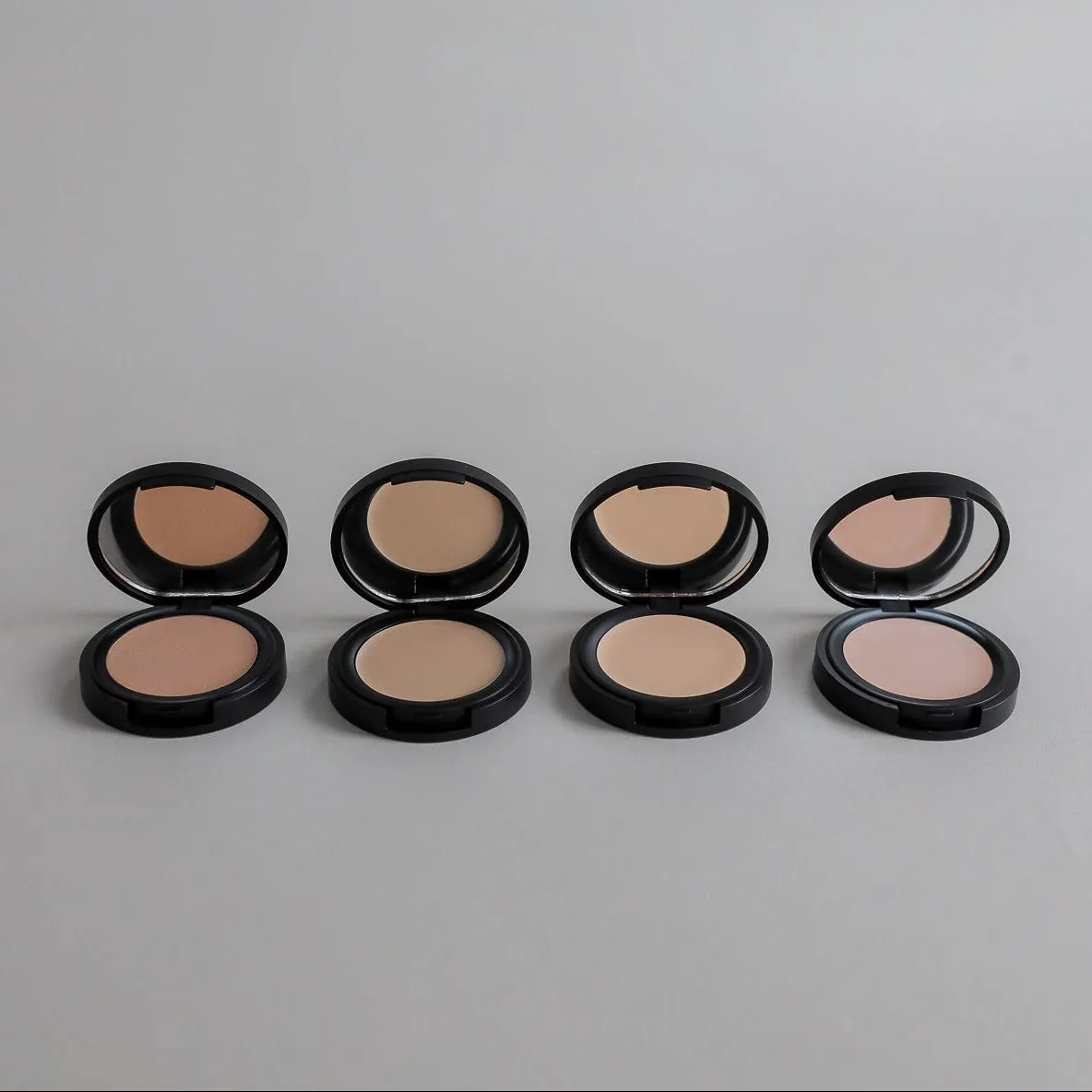 Toups and Co Complete Contour Set makeup naturlig